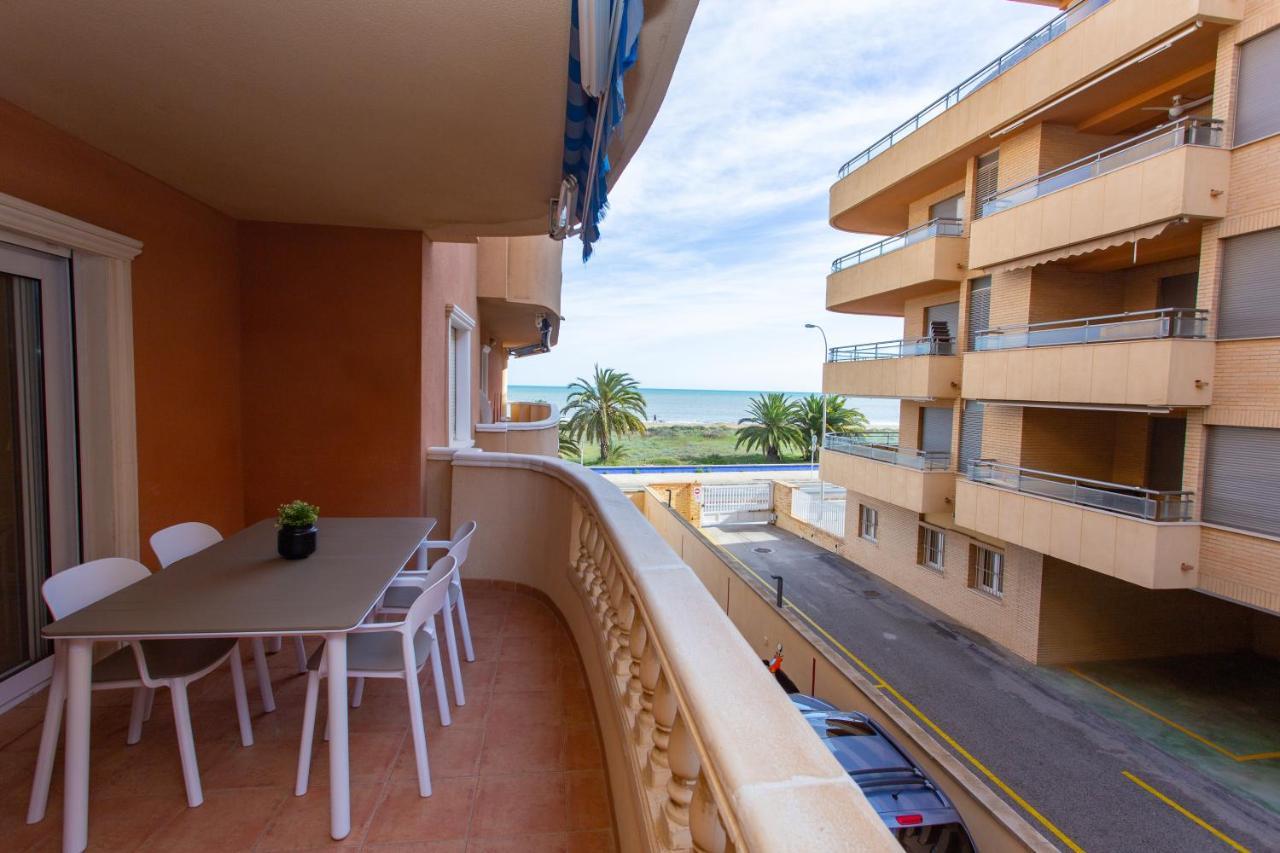Front Apartment *