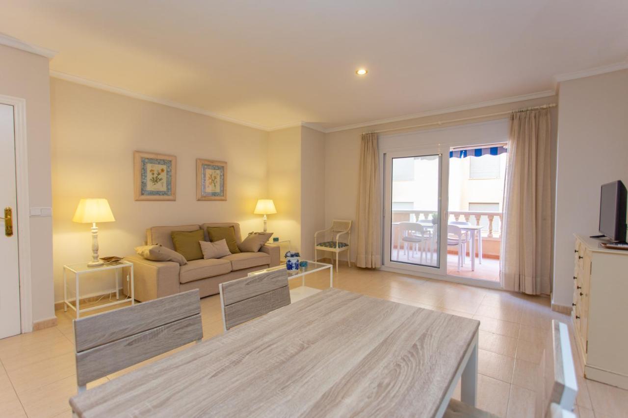 Front Apartment *